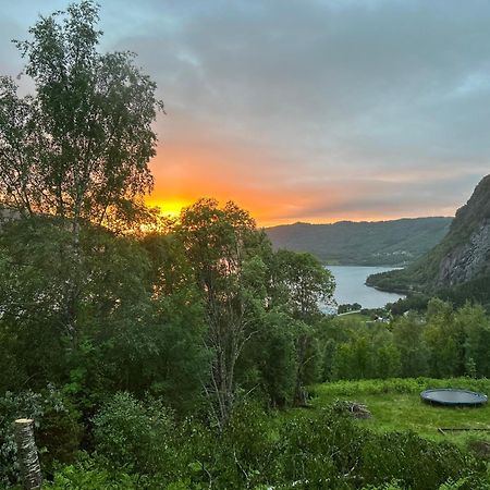 Stille Og Fredelig Ved Fjord Og Fjell Valsøybotn エクステリア 写真
